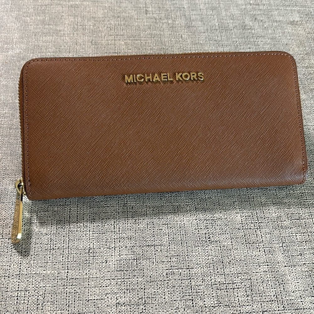 Michael Kors Saffiano Wallet